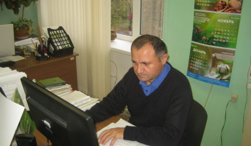 Главный агрохимик Давыдов В.Е. выполняет статистическую обработку данных